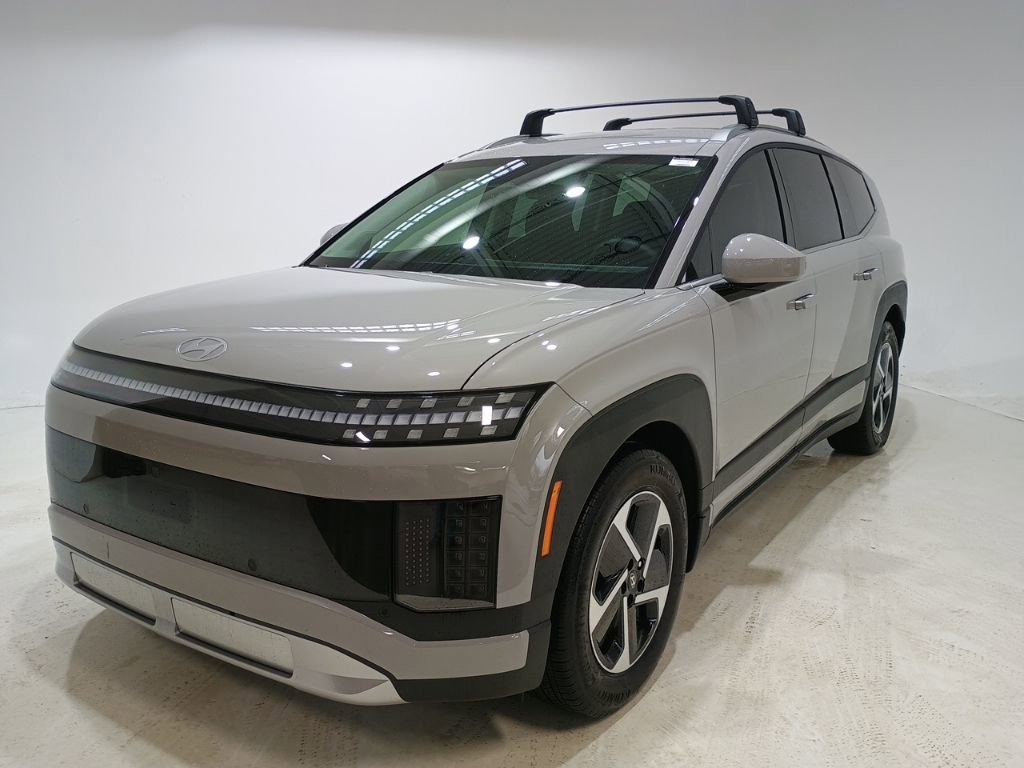 New 2026 Hyundai Ioniq 9 SE image 3