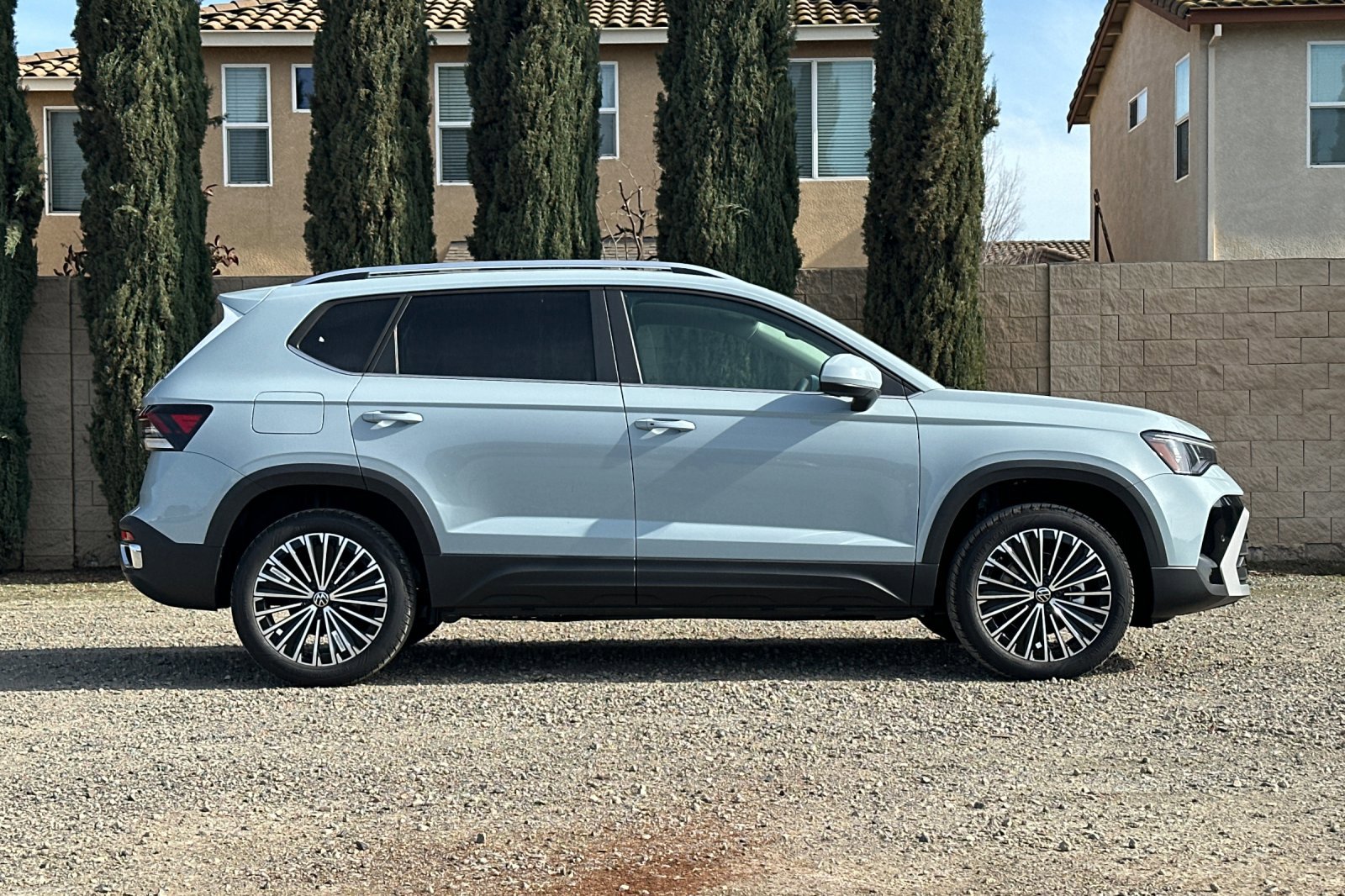New 2026 Volkswagen Taos SE image 3