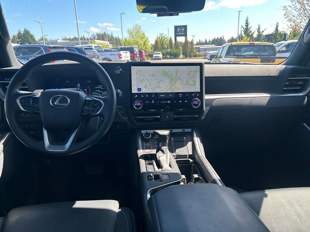 Used 2024 Lexus GX 550 w/ Cold Area Package AWD/4WD image 7
