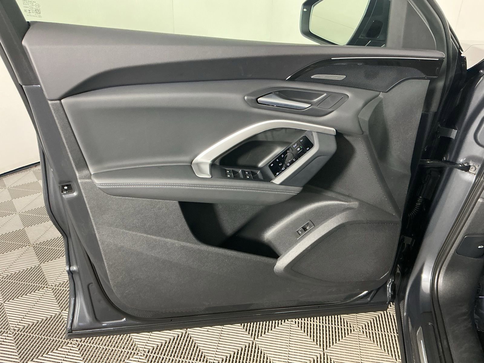 Used 2025 Audi Q5 Premium Plus w/ Premium Plus image 19