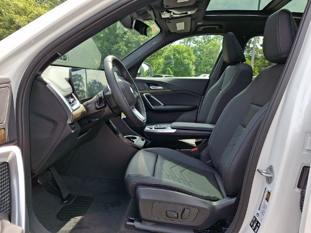 New 2027 BMW X1 xDrive28i AWD/4WD image 12