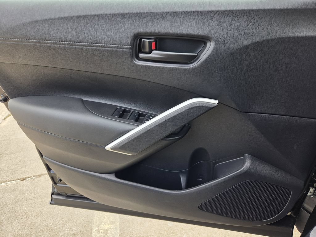 Used 2026 Toyota Corolla Cross LE FWD image 26