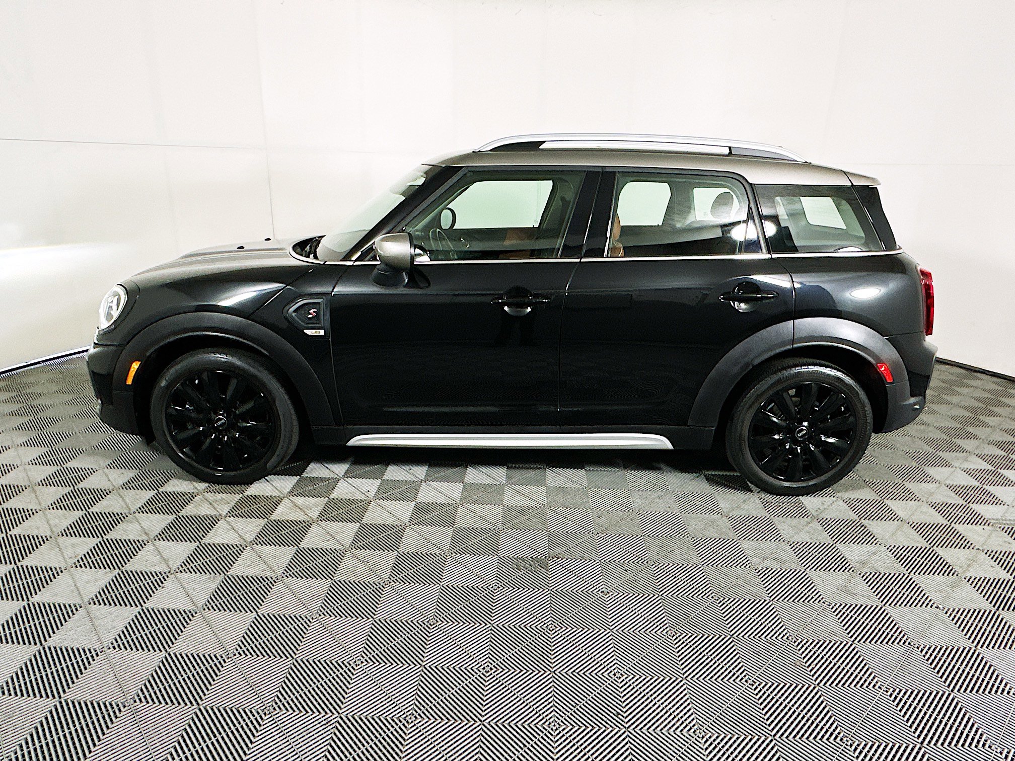 Used 2024 MINI Cooper Countryman S w/ Premium Package image 6