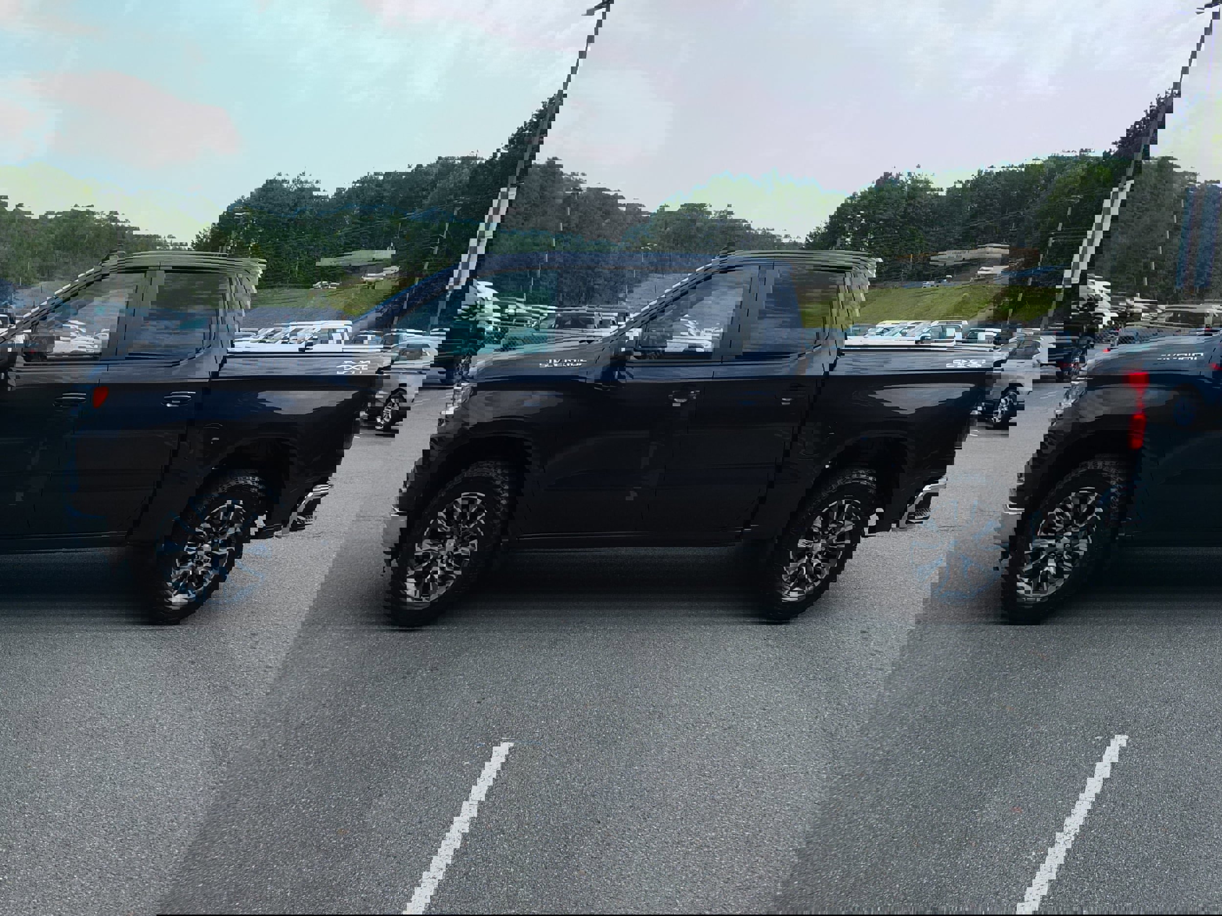 Used 2023 Chevrolet Silverado 1500 LT image 6