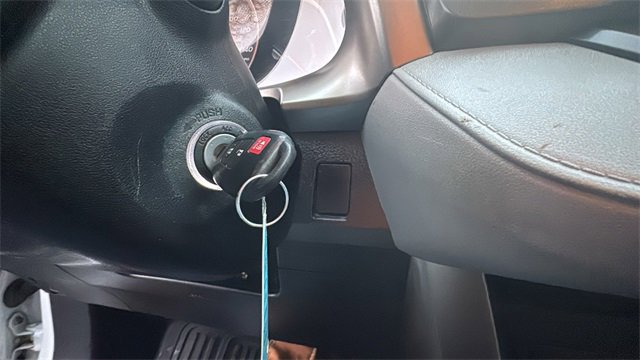 Used 2013 Toyota RAV4 LE image 13