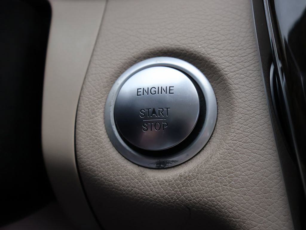 Used 2018 Mercedes-Benz C 300 Sedan image 32