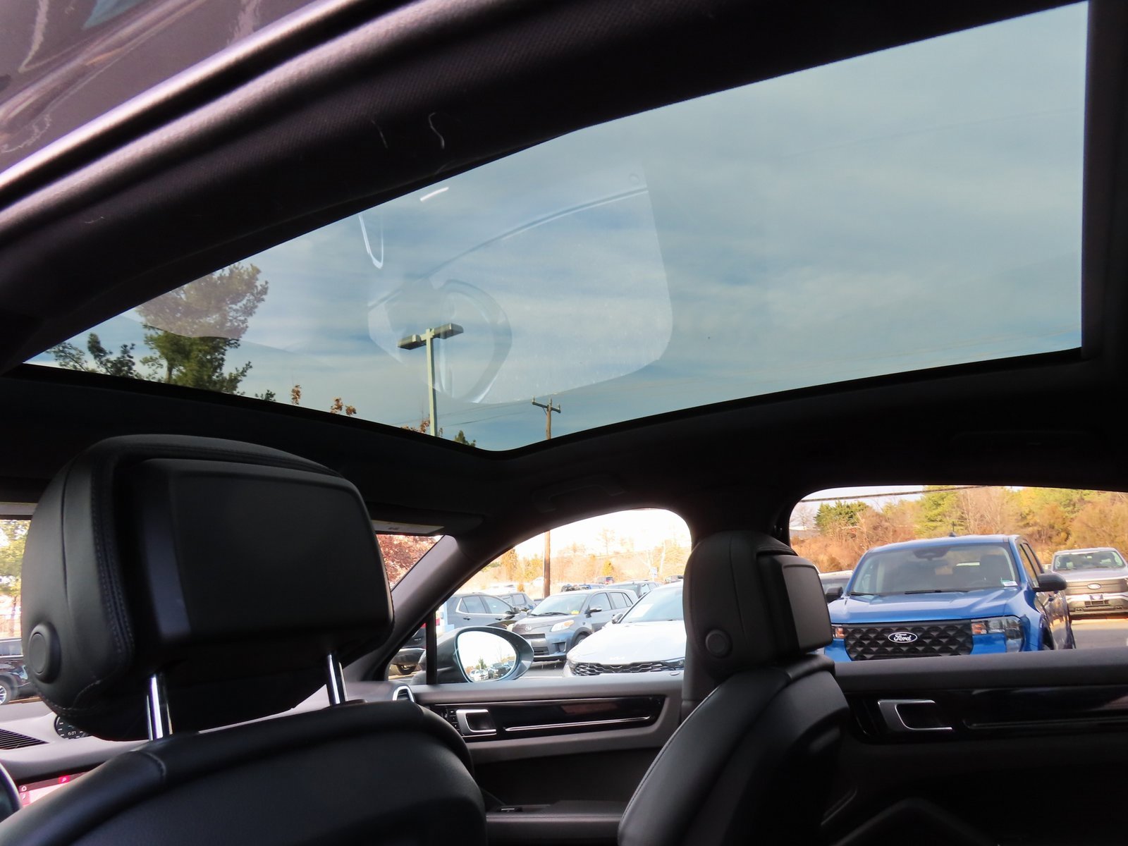 Used 2021 Porsche Cayenne Coupe image 29