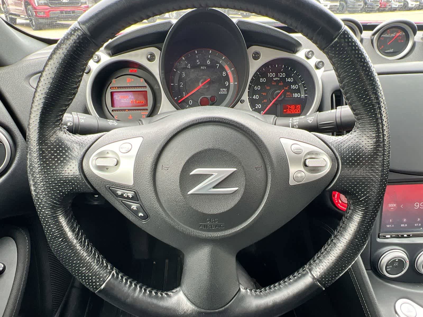 Used 2020 Nissan 370Z Coupe RWD image 19