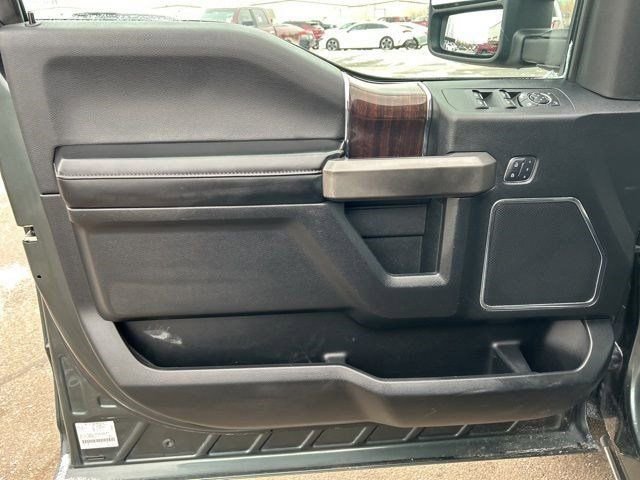 Used 2015 Ford F150 Platinum w/ Equipment Group 701A Luxury image 12