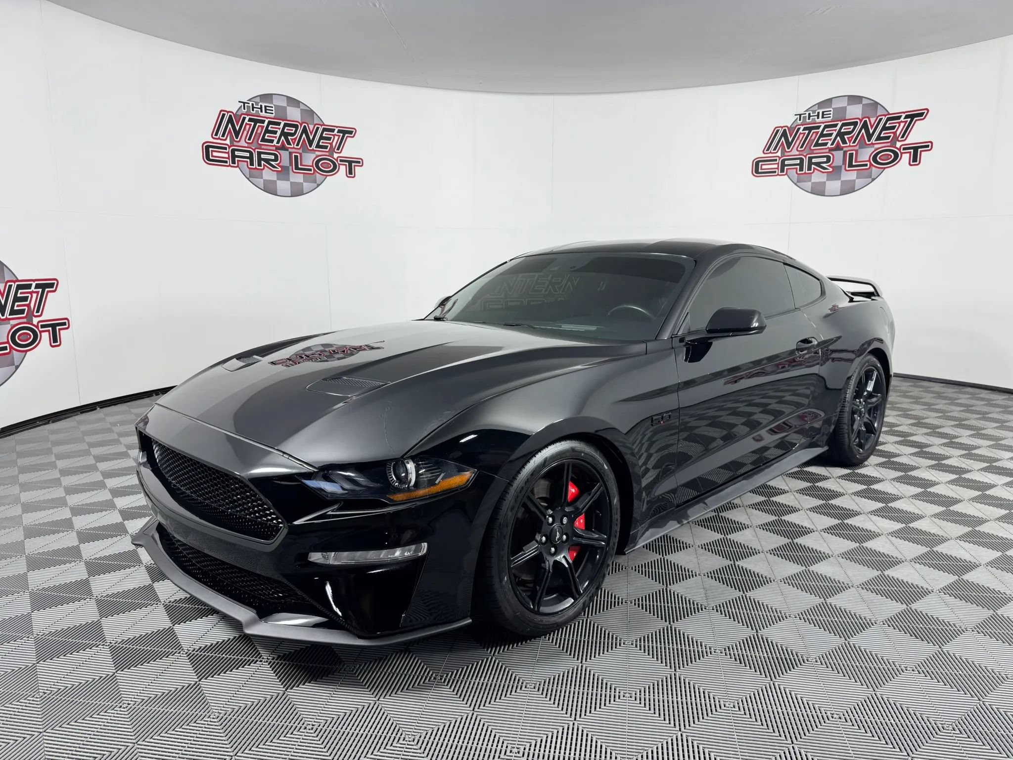 Used 2019 Ford Mustang GT Premium w/ Ford Safe & Smart Package RWD image 3