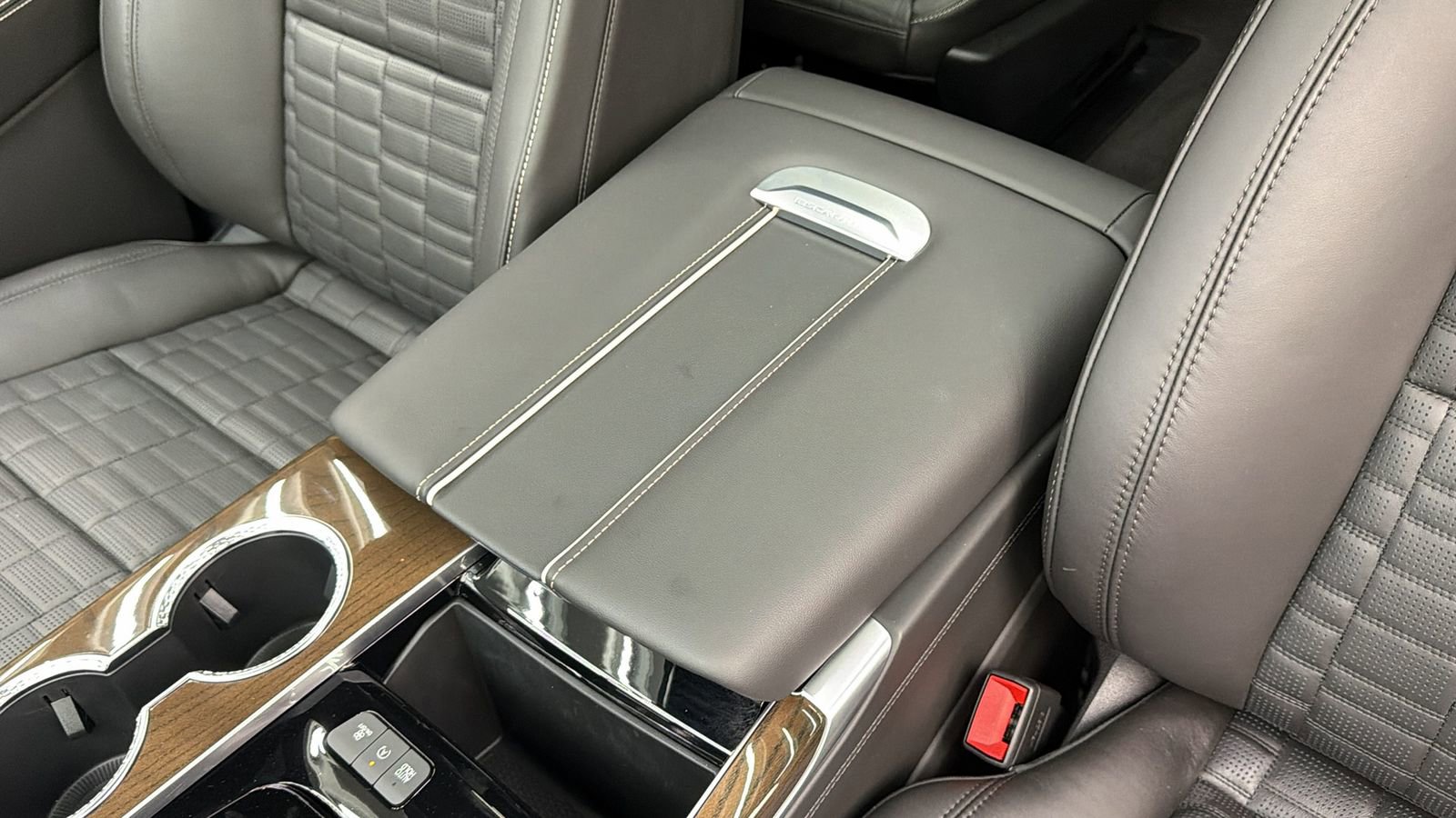 Used 2026 Cadillac Escalade Platinum Sport w/ LPO, ONYX Package AWD/4WD image 22