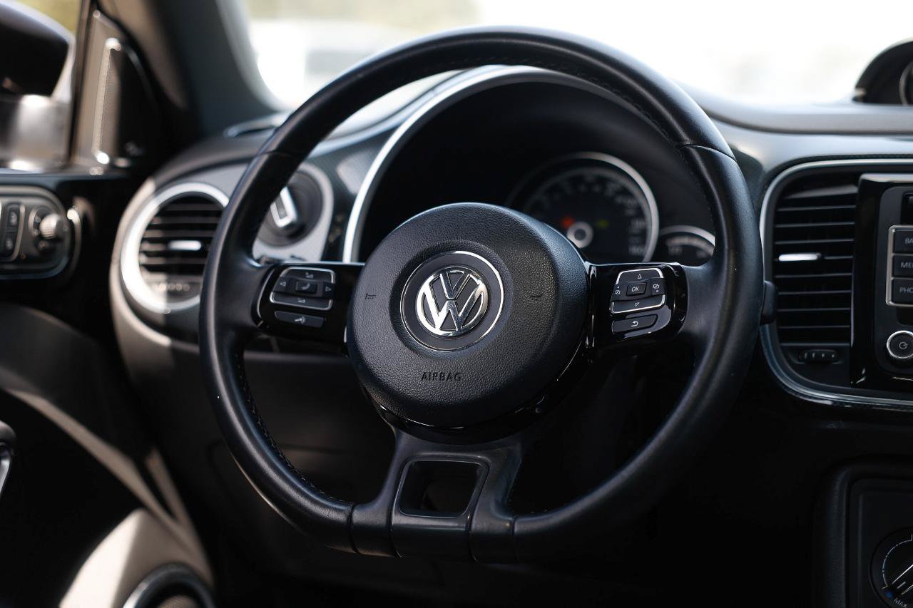 Used 2013 Volkswagen Beetle 2.0T FWD image 30