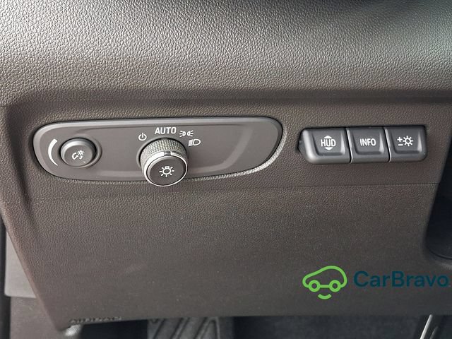 Certified 2021 Buick Envision Essence w/ Technology Package I FWD image 24