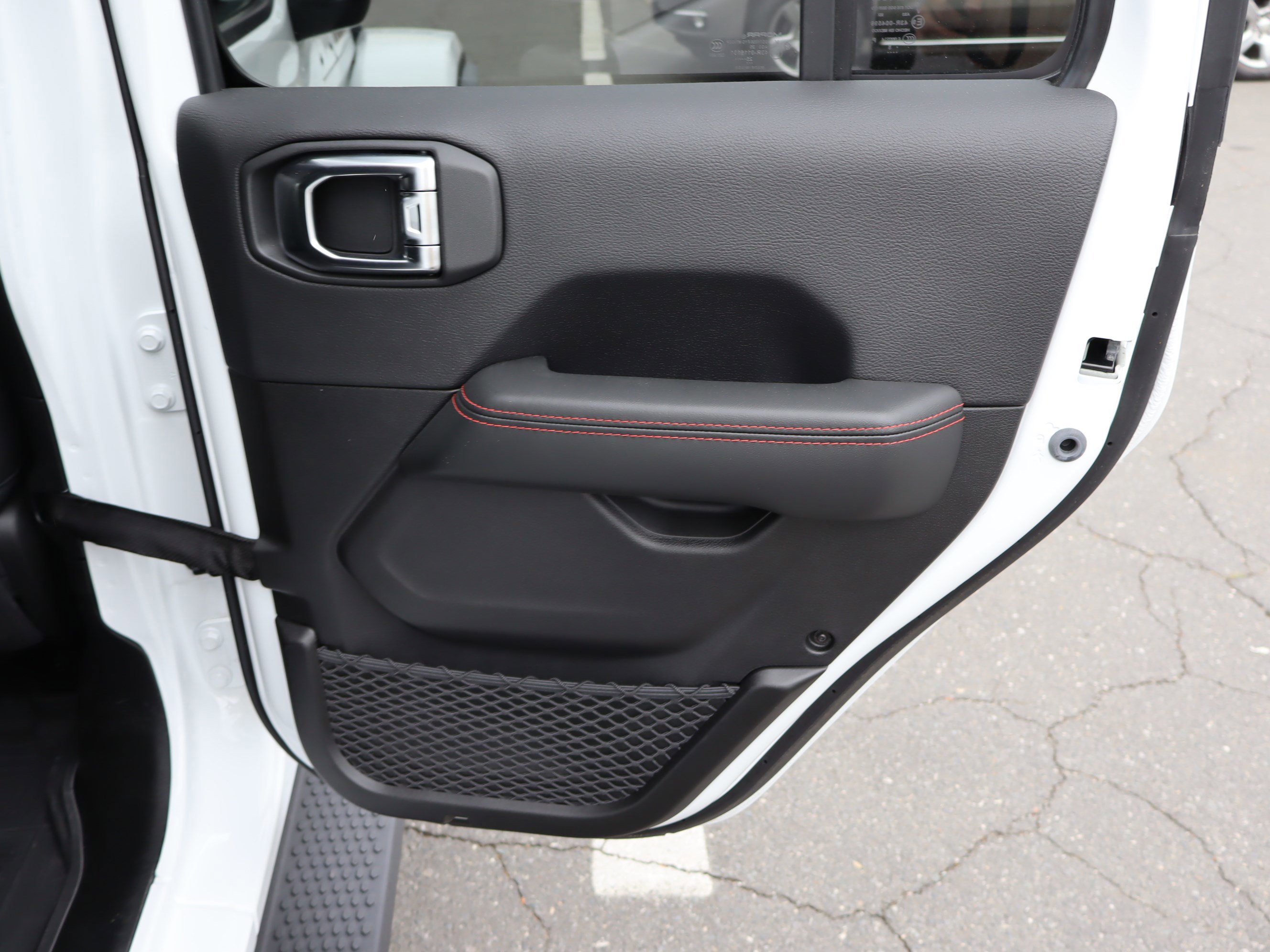 Used 2025 Jeep Wrangler Unlimited Rubicon AWD/4WD image 36