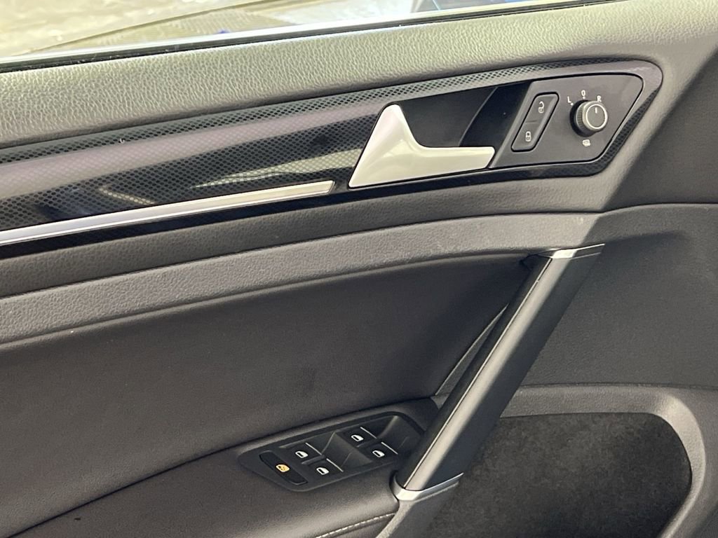 Used 2015 Volkswagen Golf TDI SEL image 15