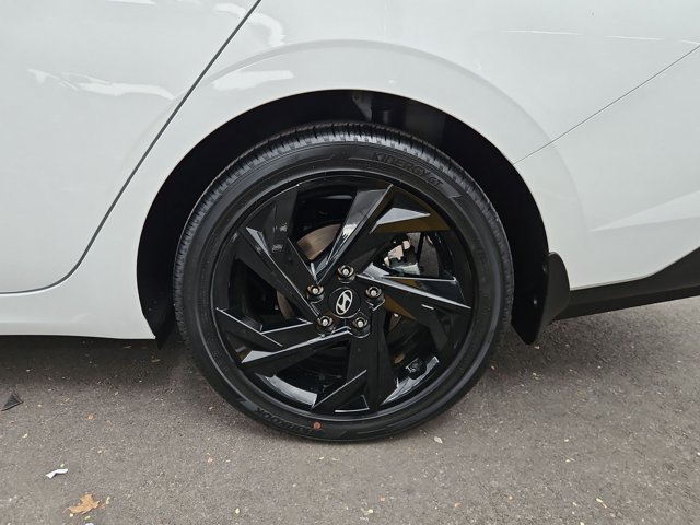 New 2026 Hyundai Elantra SEL FWD image 10