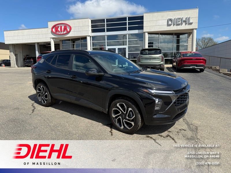 Used 2025 Chevrolet Trax RS image 1