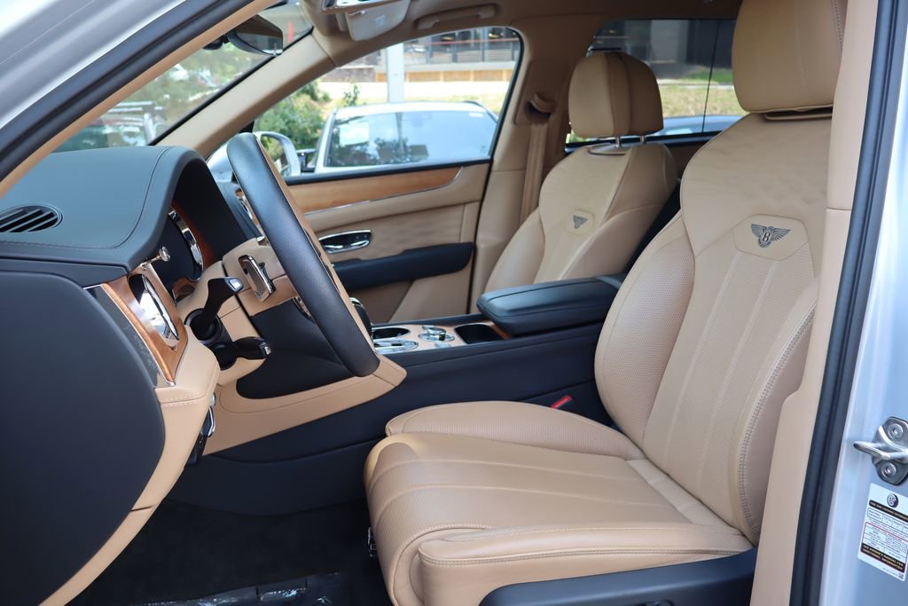 Used 2023 Bentley Bentayga Extended Wheelbase AWD/4WD image 7