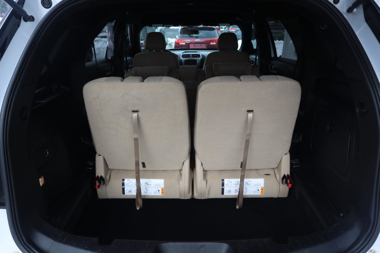 Used 2017 Ford Explorer XLT image 46