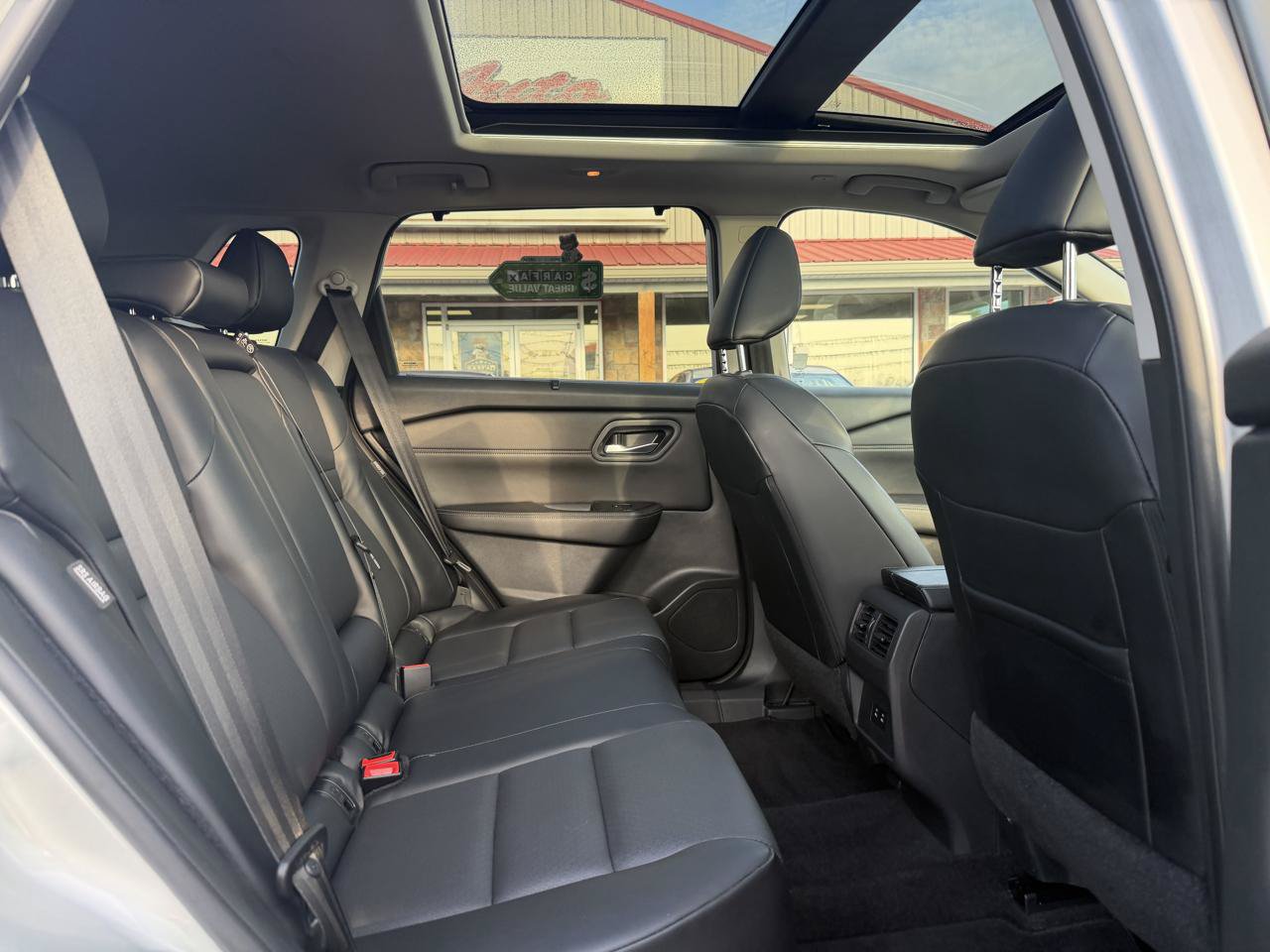 Used 2024 Nissan Rogue SV w/ SV Premium Package AWD/4WD image 21