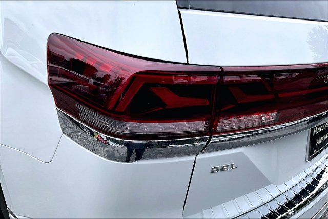 Used 2024 Volkswagen Atlas SEL Premium R-Line AWD/4WD image 25