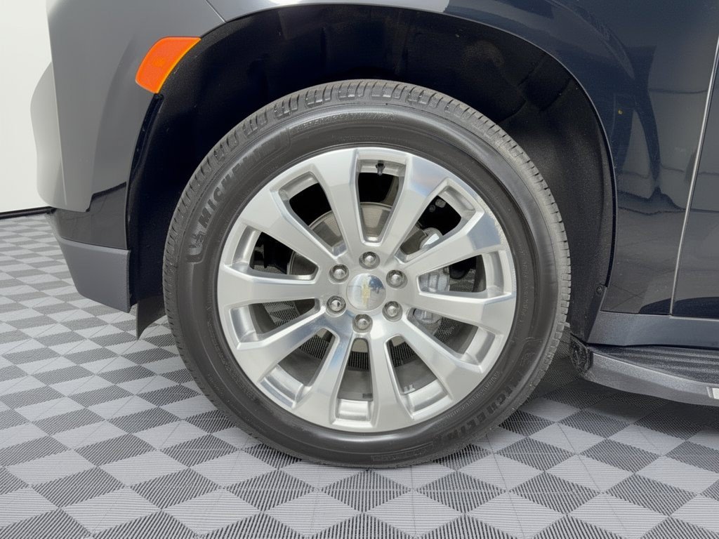 Used 2023 Chevrolet Tahoe Premier AWD/4WD image 13