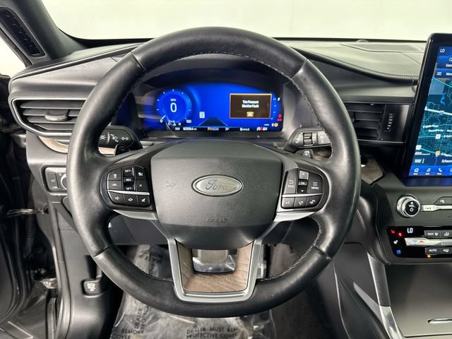 Used 2020 Ford Explorer Platinum w/ Premium Technology Package AWD/4WD image 11