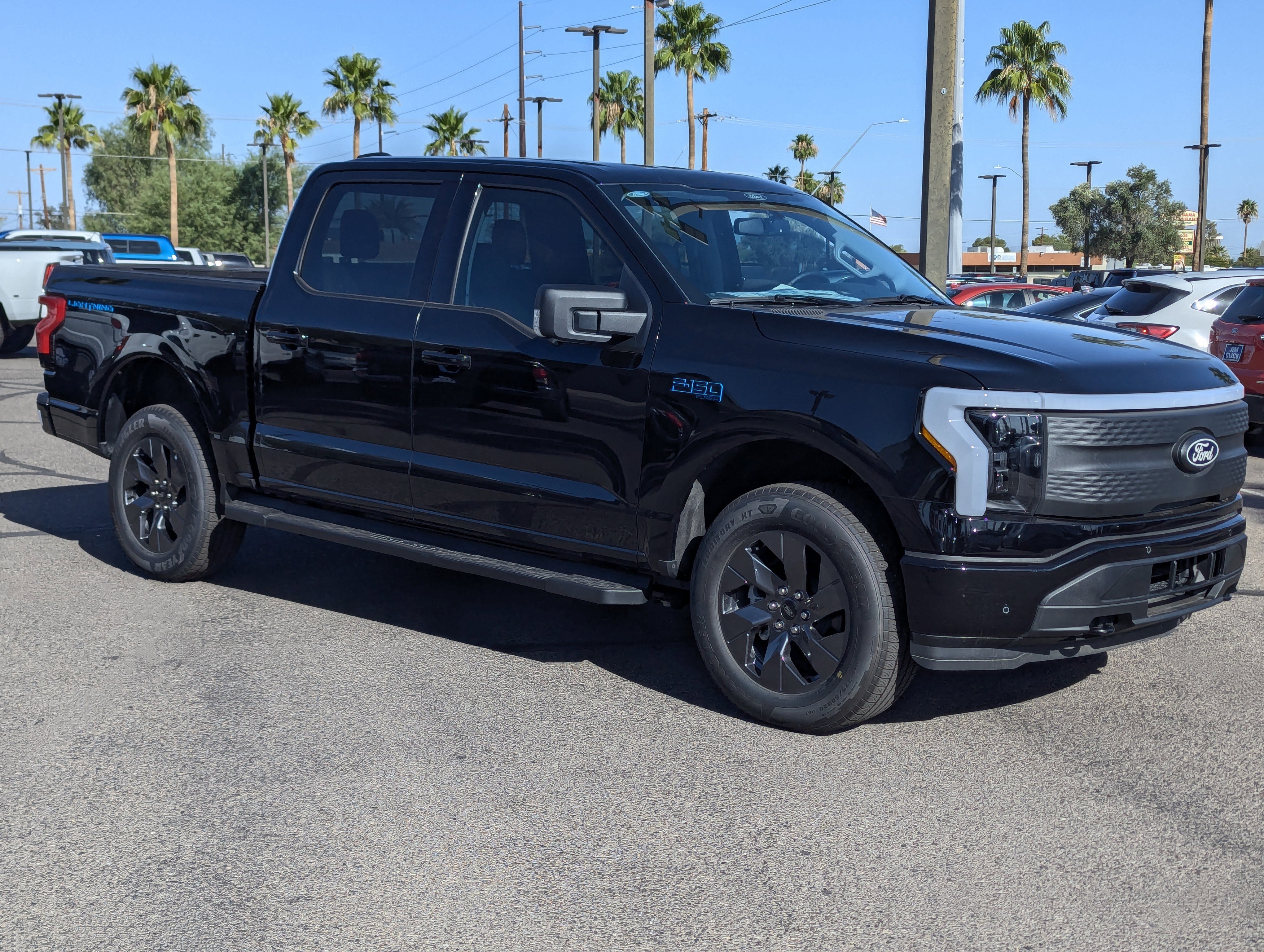 New 2025 Ford F150 Lightning XLT w/ Max Trailer Tow Package