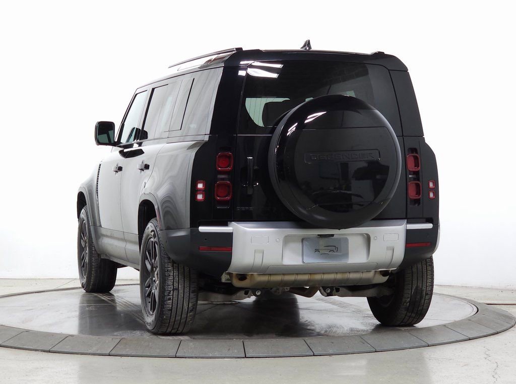 Used 2025 Land Rover Defender 110 S image 3