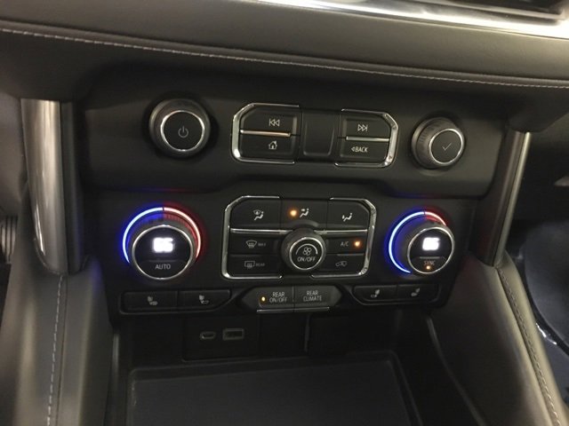 Used 2022 Chevrolet Tahoe LT w/ Luxury Package image 28