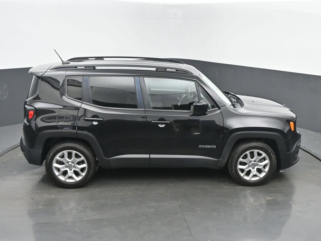 Used 2017 Jeep Renegade Latitude FWD image 41