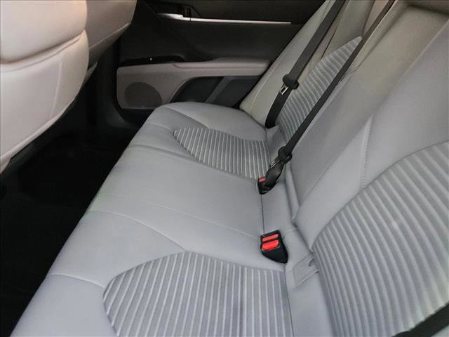 Used 2020 Toyota Camry SE image 17