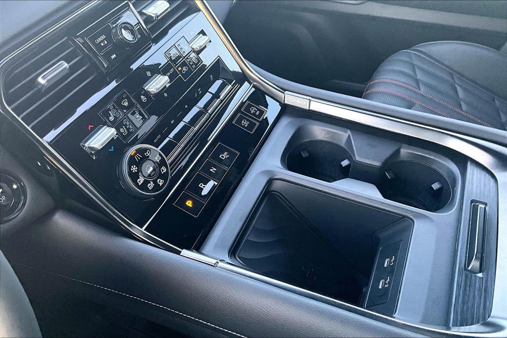 Used 2025 Nissan Armada PRO-4X w/ Pro-4X Premium Package image 18