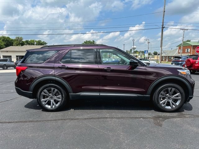 Used 2022 Ford Explorer XLT AWD/4WD image 9