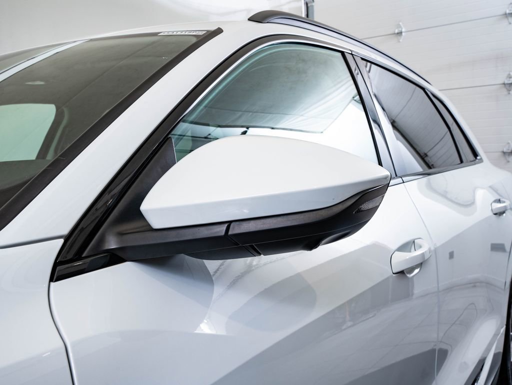 Used 2021 Audi e-tron Premium w/ Convenience Plus Package AWD/4WD image 17