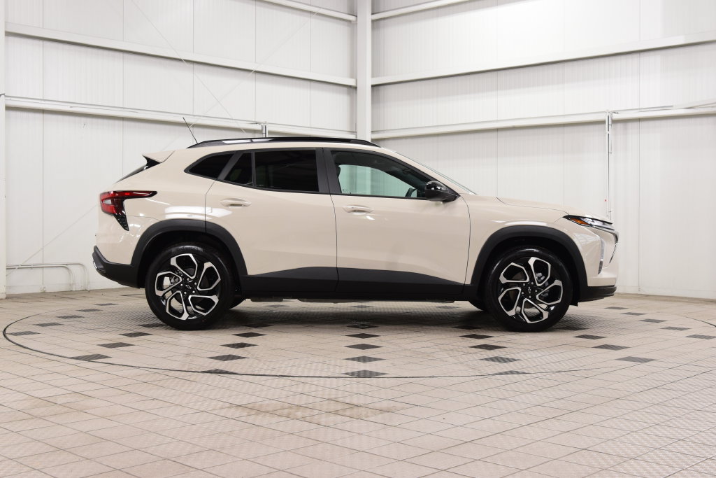 New 2026 Chevrolet Trax RS w/ Sunroof Package FWD image 9