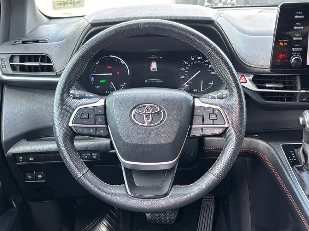 Certified 2024 Toyota Sienna XSE FWD image 18