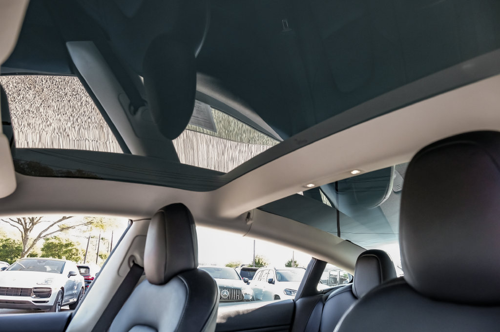Used 2022 Tesla Model 3 Performance AWD/4WD image 17