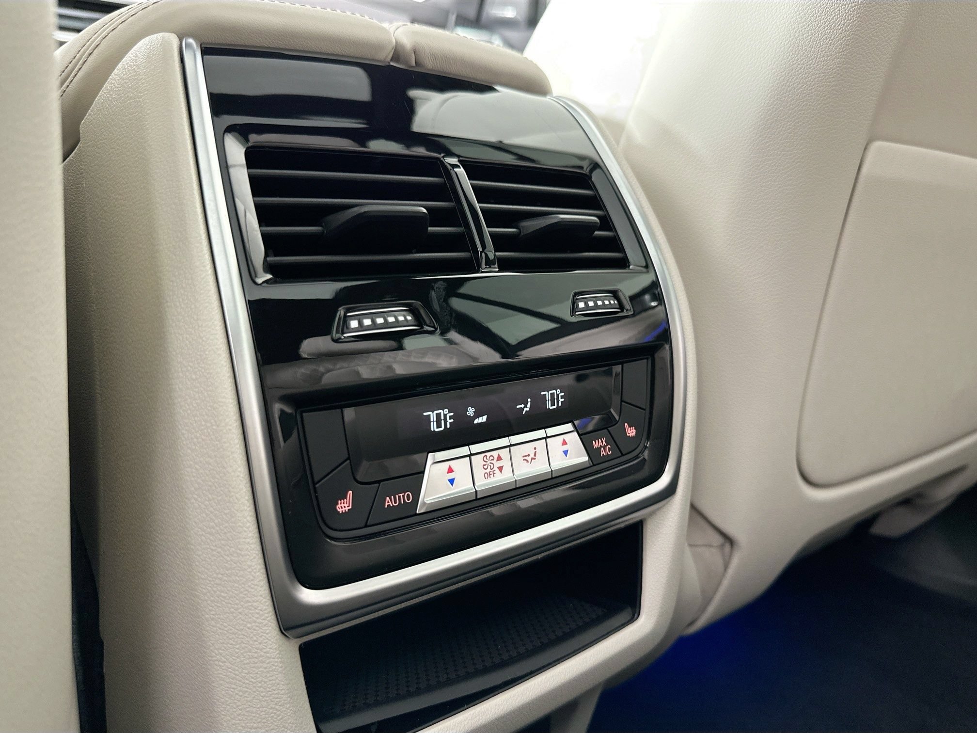 Used 2025 BMW X5 sDrive40i w/ Climate Comfort Package RWD image 24