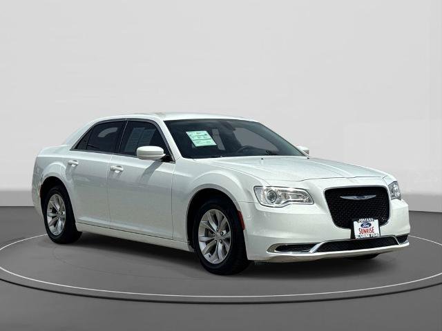 Used 2023 Chrysler 300 Touring image 4