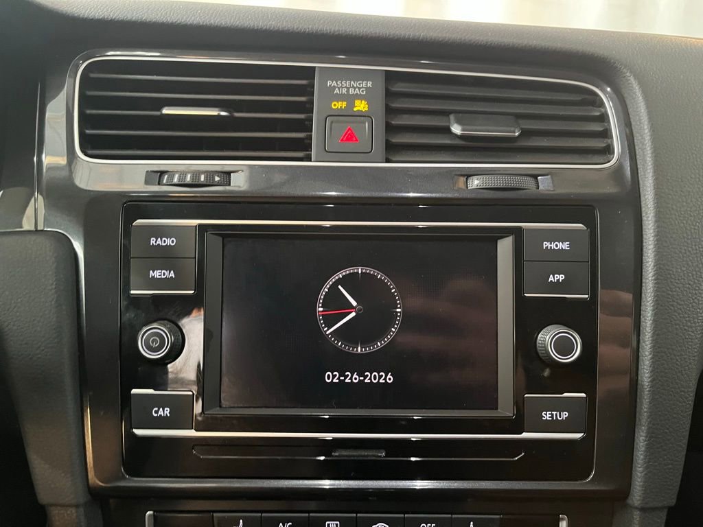 Used 2019 Volkswagen Golf Alltrack S image 17