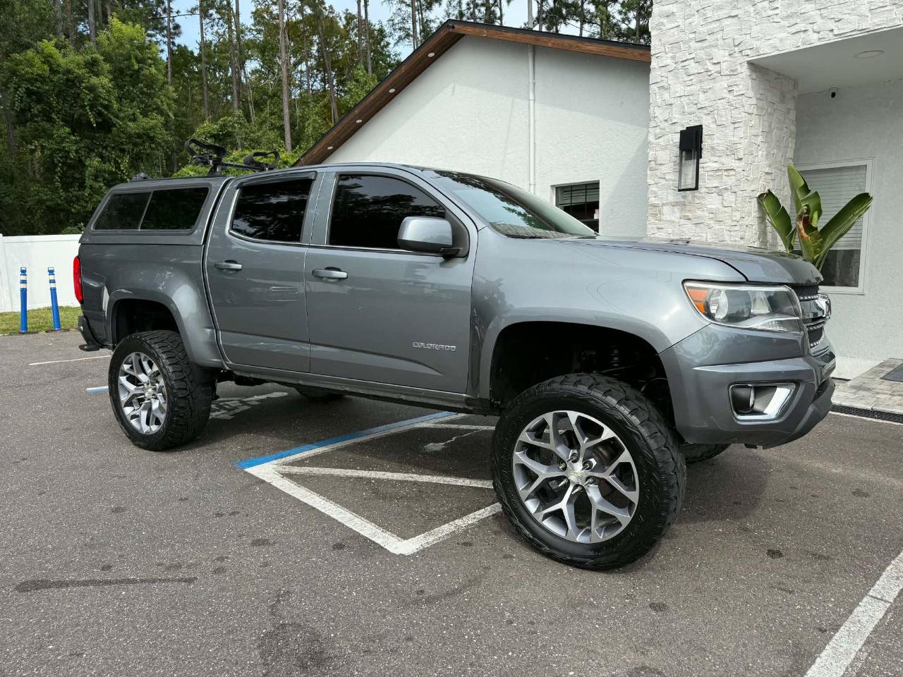Used 2019 Chevrolet Colorado LT w/ LT Convenience Package RWD image 18