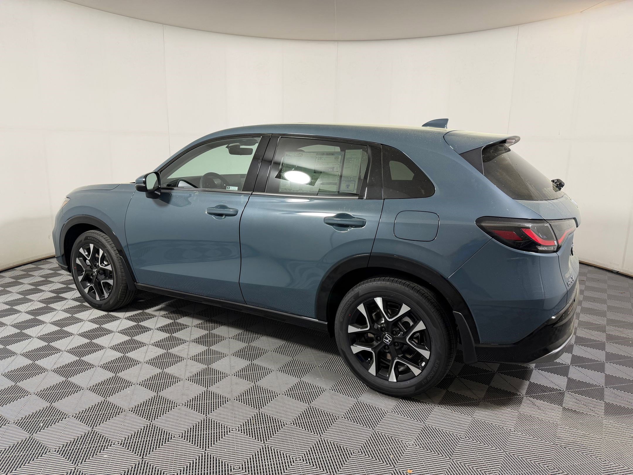 New 2026 Honda HR-V EX-L image 2
