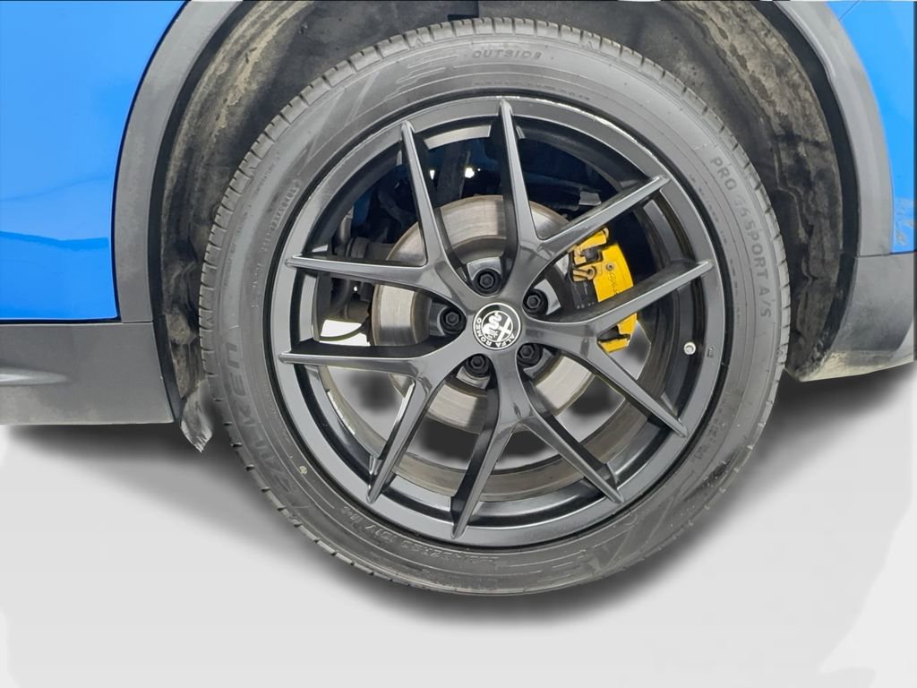 Used 2019 Alfa Romeo Stelvio Ti w/ Nero Edizione image 13