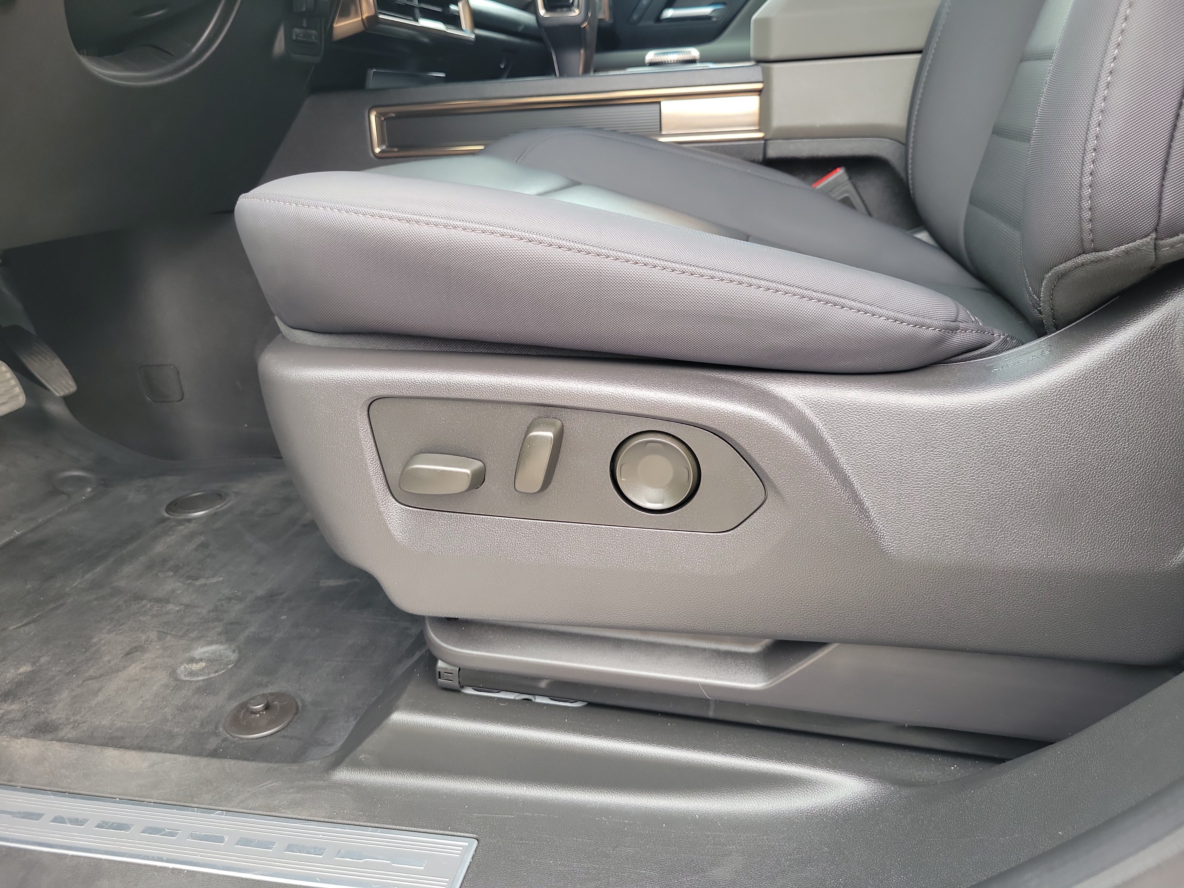 Used 2025 GMC Hummer EV 2X AWD/4WD image 13