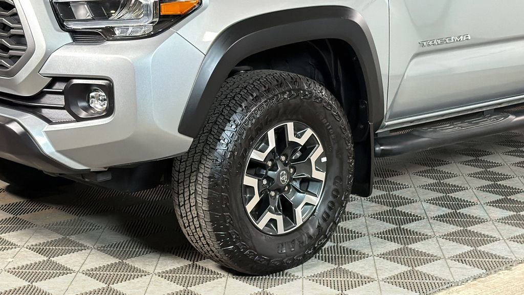 Used 2023 Toyota Tacoma TRD Off-Road image 4