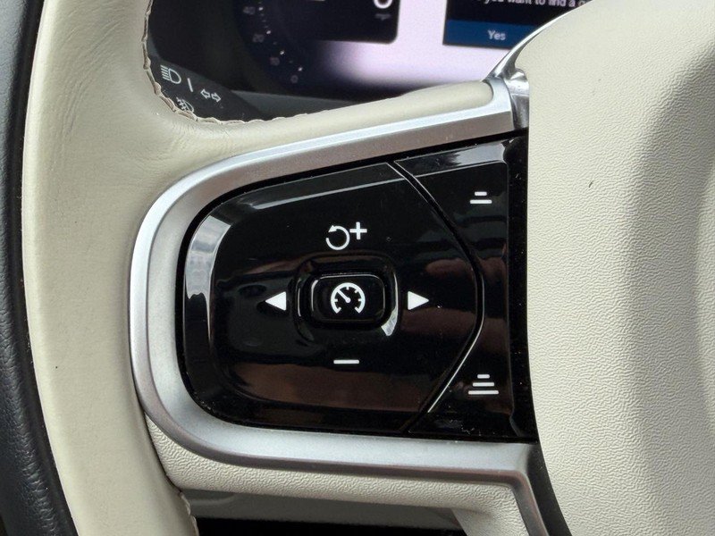 Certified 2025 Volvo XC90 T8 Ultra AWD/4WD image 18
