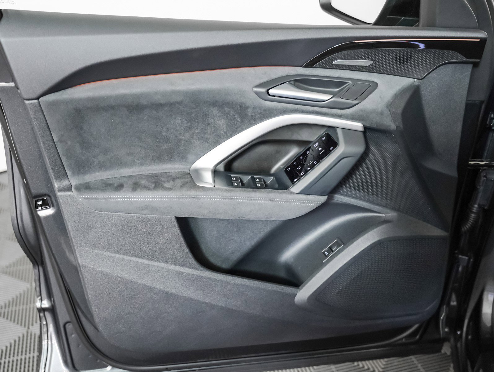 New 2025 Audi SQ5 Premium Plus image 22