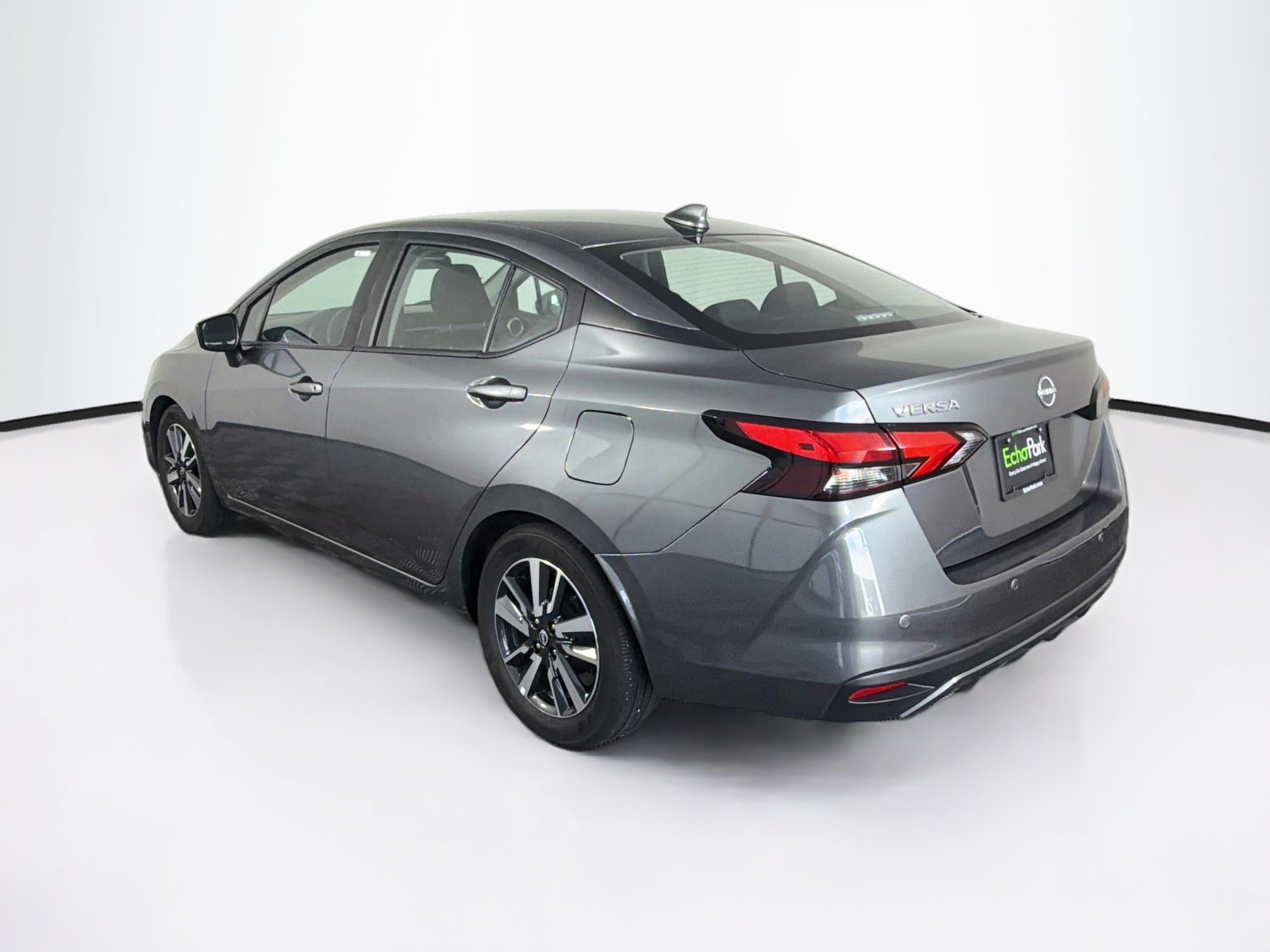 Used 2025 Nissan Versa SV FWD image 5