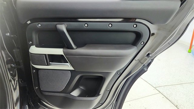 Used 2024 Land Rover Defender 110 S image 26